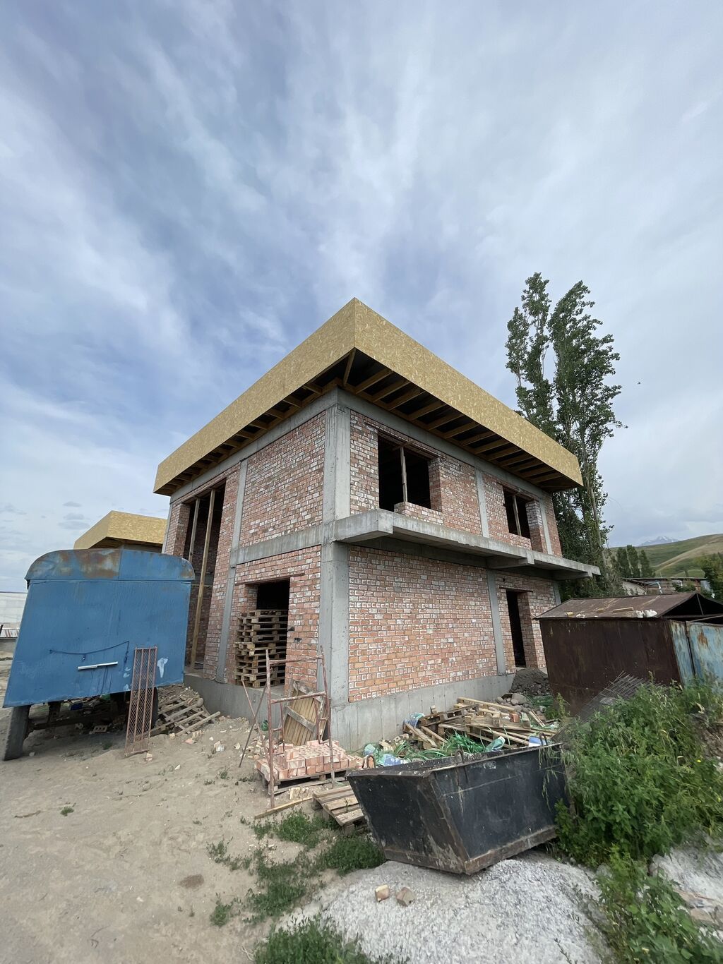 Продаю дом2 эт в селе Койташ ПСО вайтбокс. Площадь: 160 м2 Участок