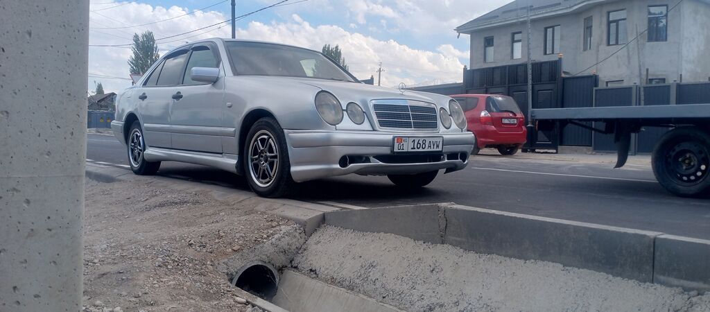 Mercedes-Benz 220: 1998 г., 3.2 л, Автомат, Бензин, Седан: фото 5