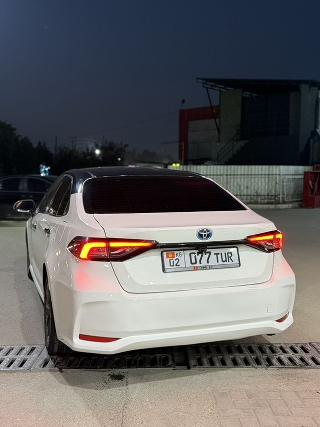 Toyota Corolla: 2019 г., 1.8 л, Автомат, Бензин, Седан: фото 4