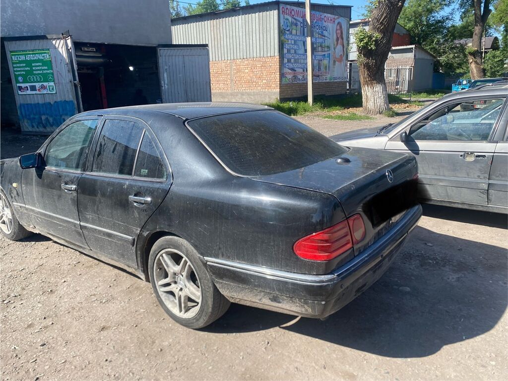 Mercedes-Benz E-Class: 1997 г., 2 л, Автомат, Бензин, Седан: фото 4