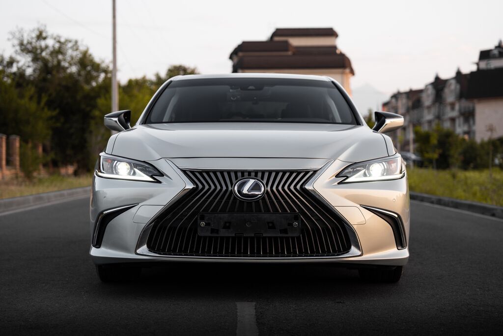 Lexus ES: 2019 г., 2.5 л, Автомат, Гибрид, Седан: фото 4