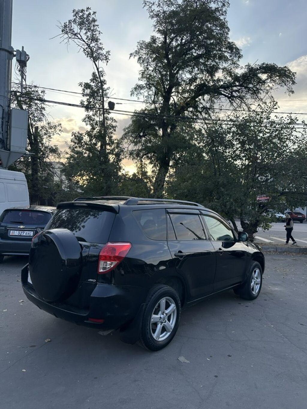 Toyota RAV4: 2007 г., 2.4 л, Автомат, Кроссовер: фото 3