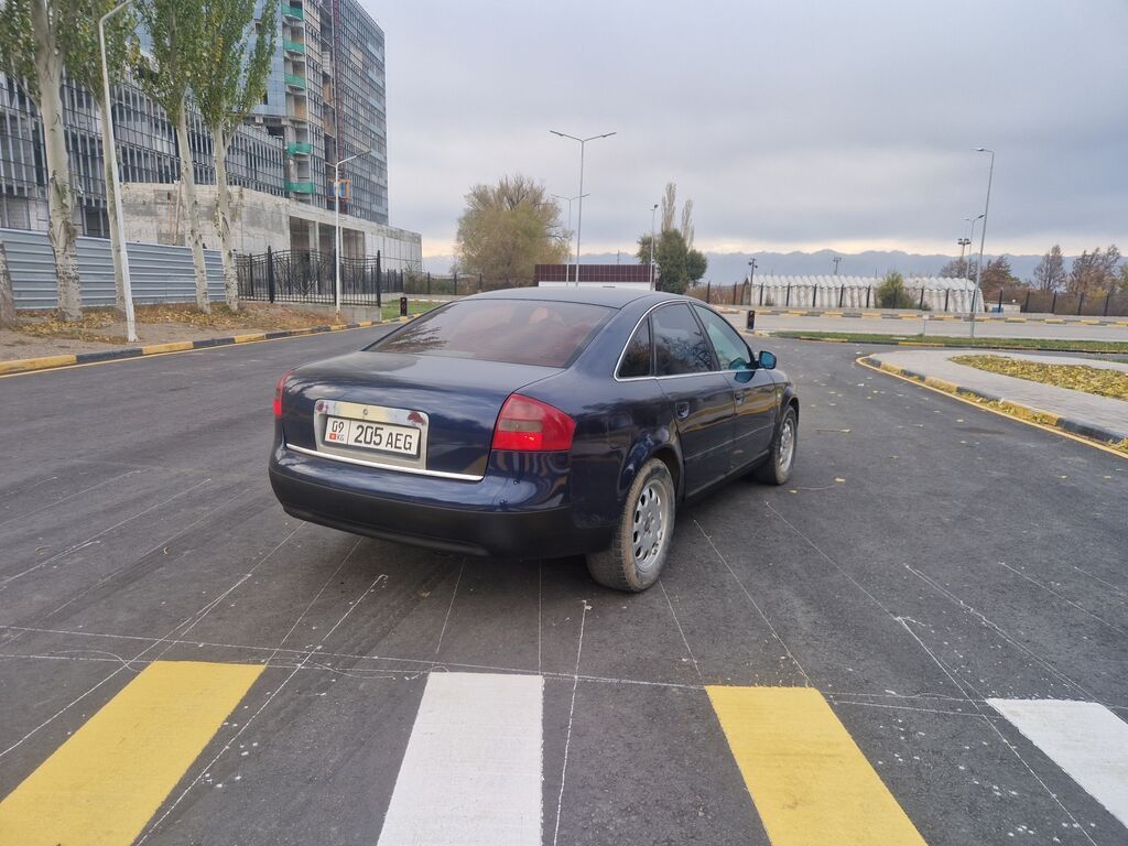 Audi A6: 2000 г., 2.4 л, Механика, Бензин, Седан: фото 7