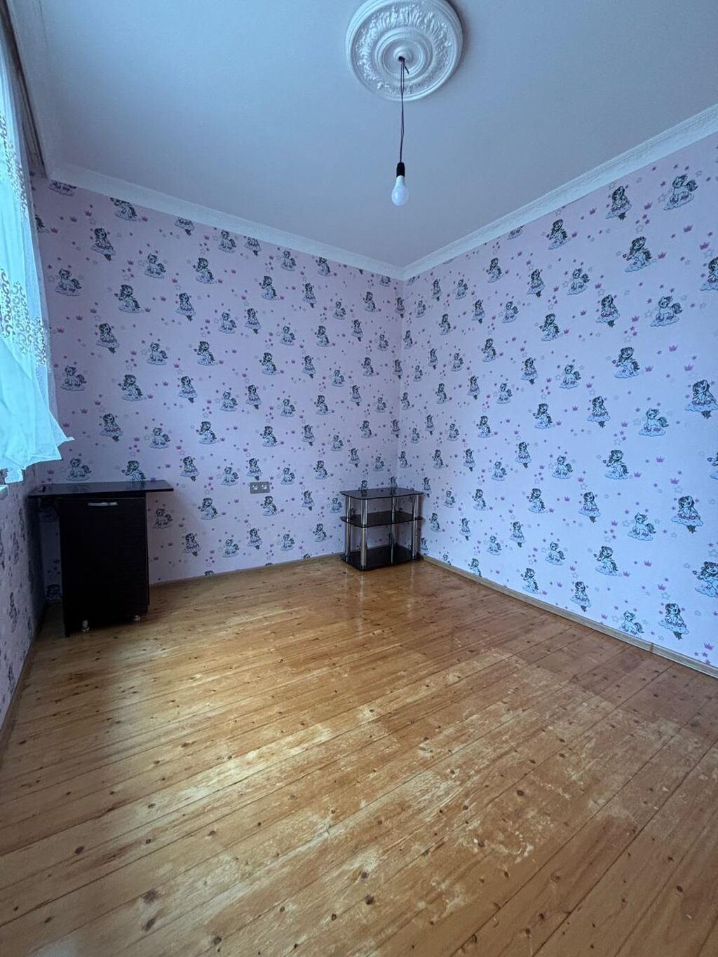 Qaradağ rayon lokbatan qəsəbəsində 3 otaqlı heyet evi ailəli şəxslərə