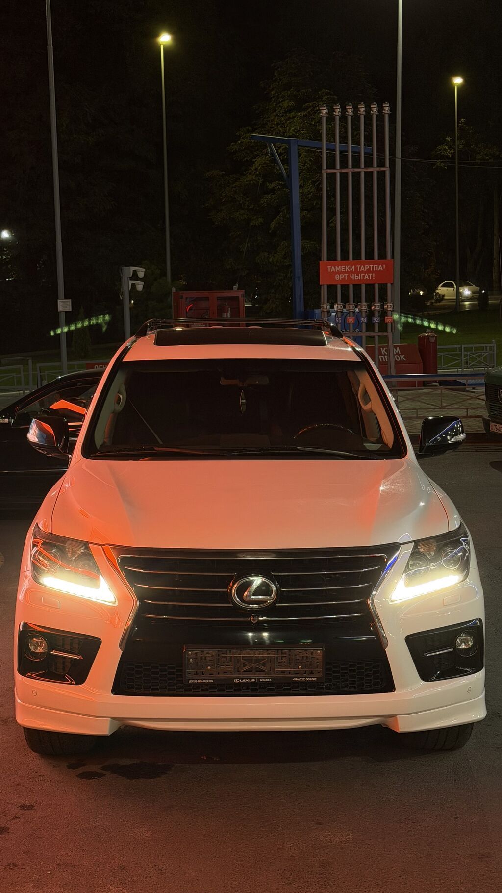 Lexus LX: 2009 г., 5.7 л, Автомат, Бензин, Внедорожник: фото 2