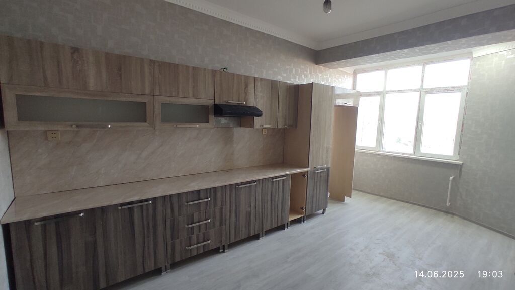 Bakı, 3 otaqlı, Köhnə tikili, 135 kv. m