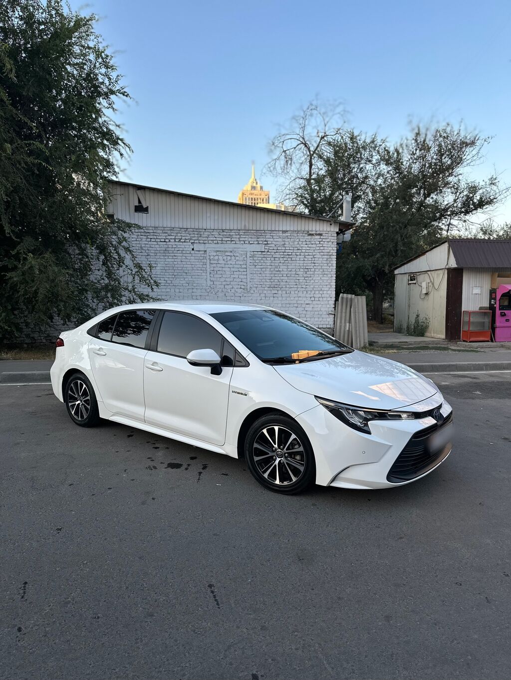 Toyota Corolla: 2023 г., 1.8 л, Вариатор, Гибрид, Седан: фото 5