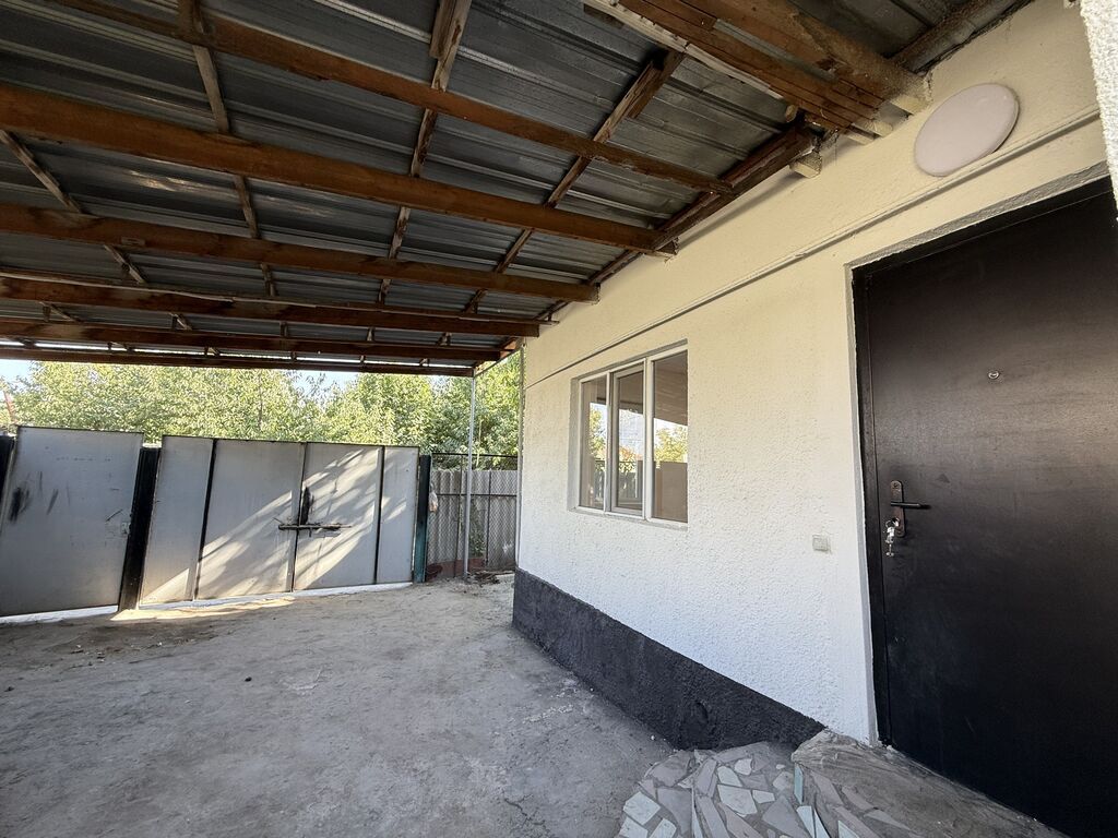 4 комнаты, 60 м², 3 соток, Бишкек, Карагачевая роща: фото 2