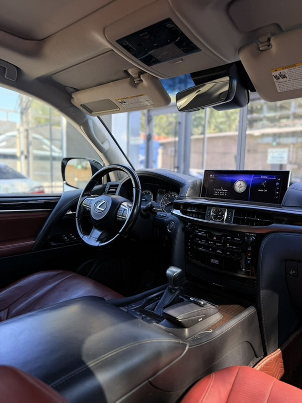 Lexus LX: 2017 г., 5.7 л, Автомат, Бензин, Внедорожник: фото 4