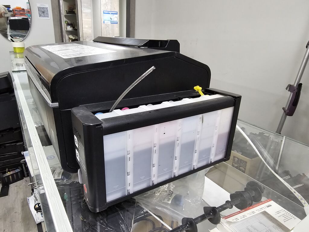 Фотопринтер Epson L800 - Тип: струйный фотопринтер A4 - Фирменная: фото 2