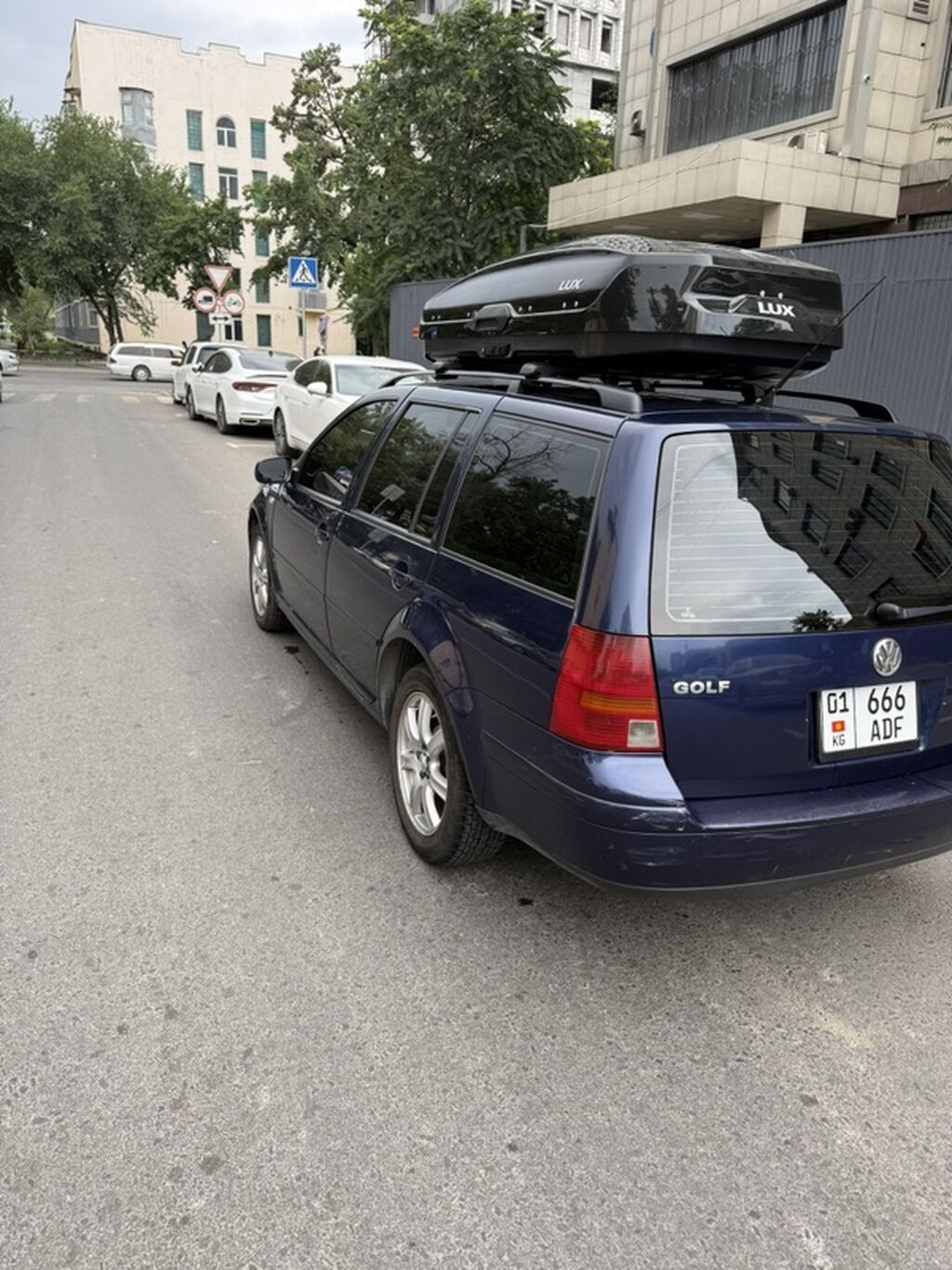 Volkswagen Golf Variant: 2001 г., 2 л, Автомат, Бензин, Универсал — фото 4