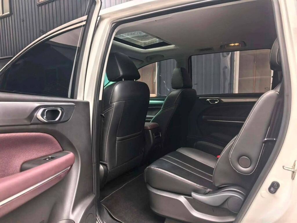 GAC (Trumpchi) M6 PRO — просторный 7-местный минивэн в белом цвете: фото 6
