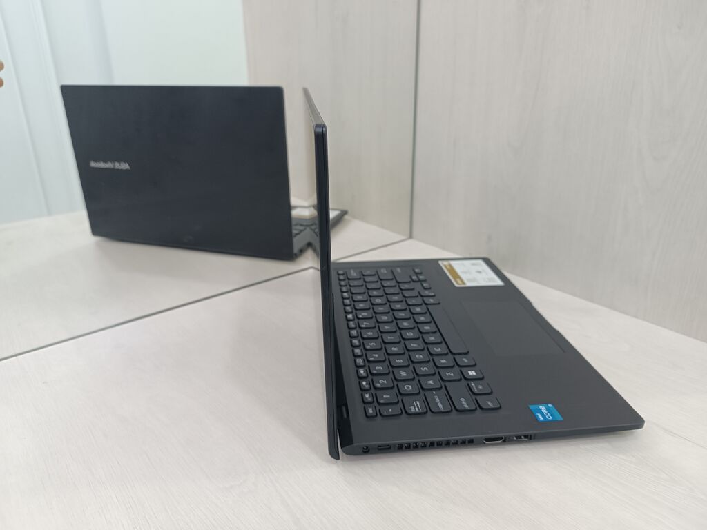 ASUS VivoBook 14 (модель F1400EA-SB34), 2022 - Экран 14", HD: фото 3