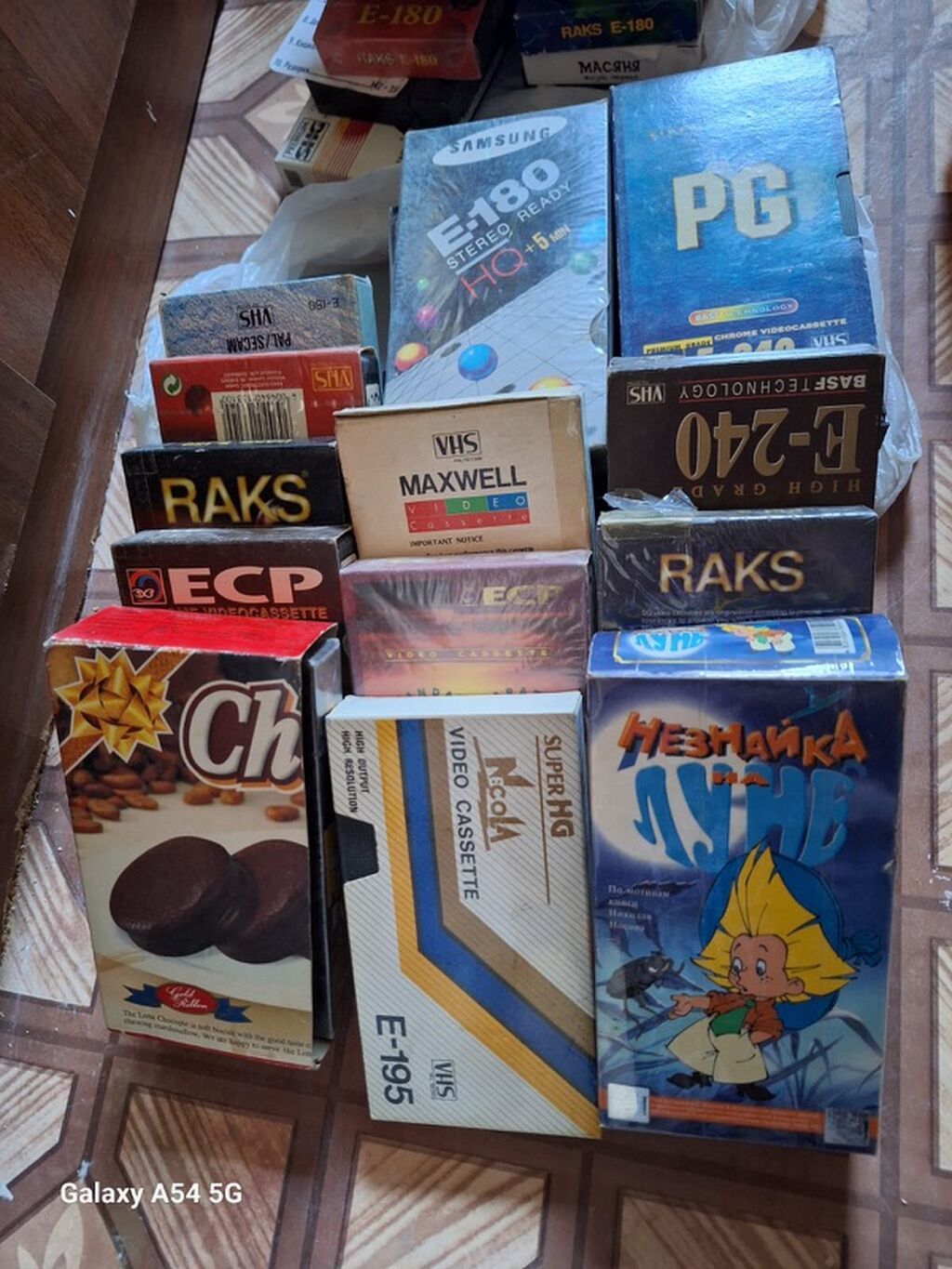 Все кассеты за 600 сом Коллекция видеокассет VHS - Формат: VHS — фото 3