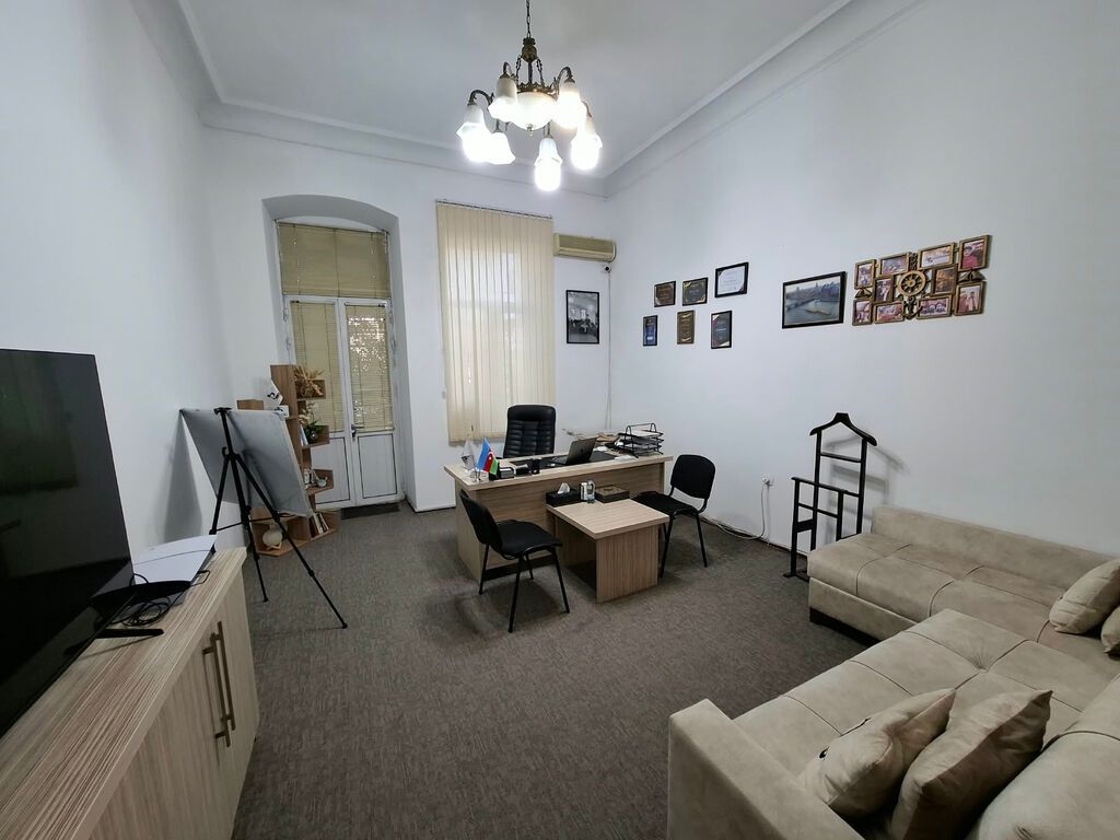 Bakı, 5 otaqlı, Köhnə tikili, 174 kv. m