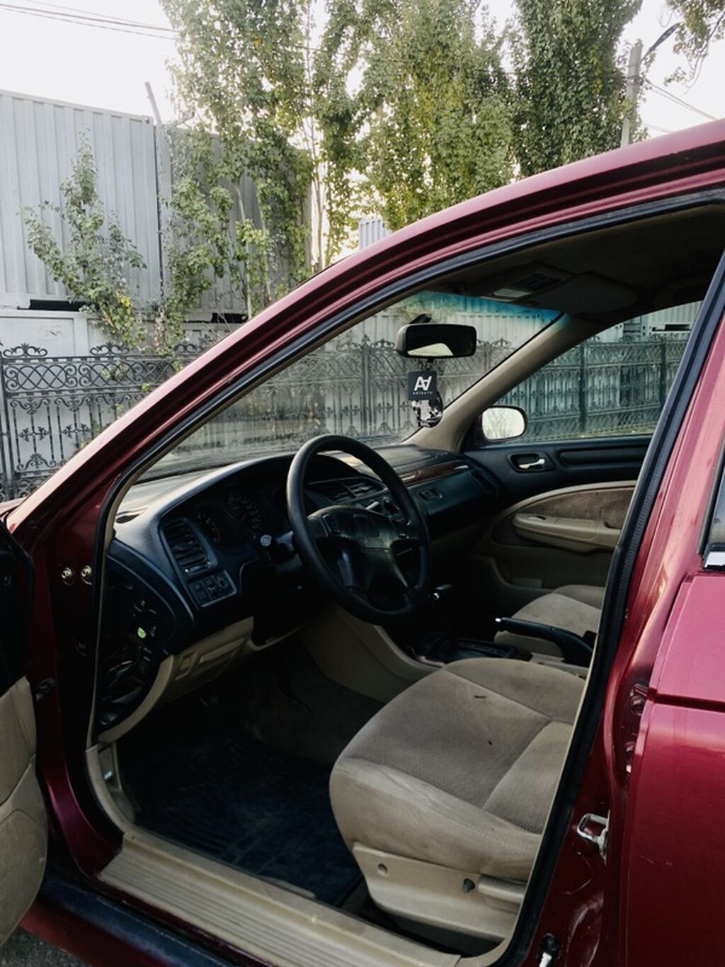 Honda Accord: 1999 г., Автомат, Седан: фото 4