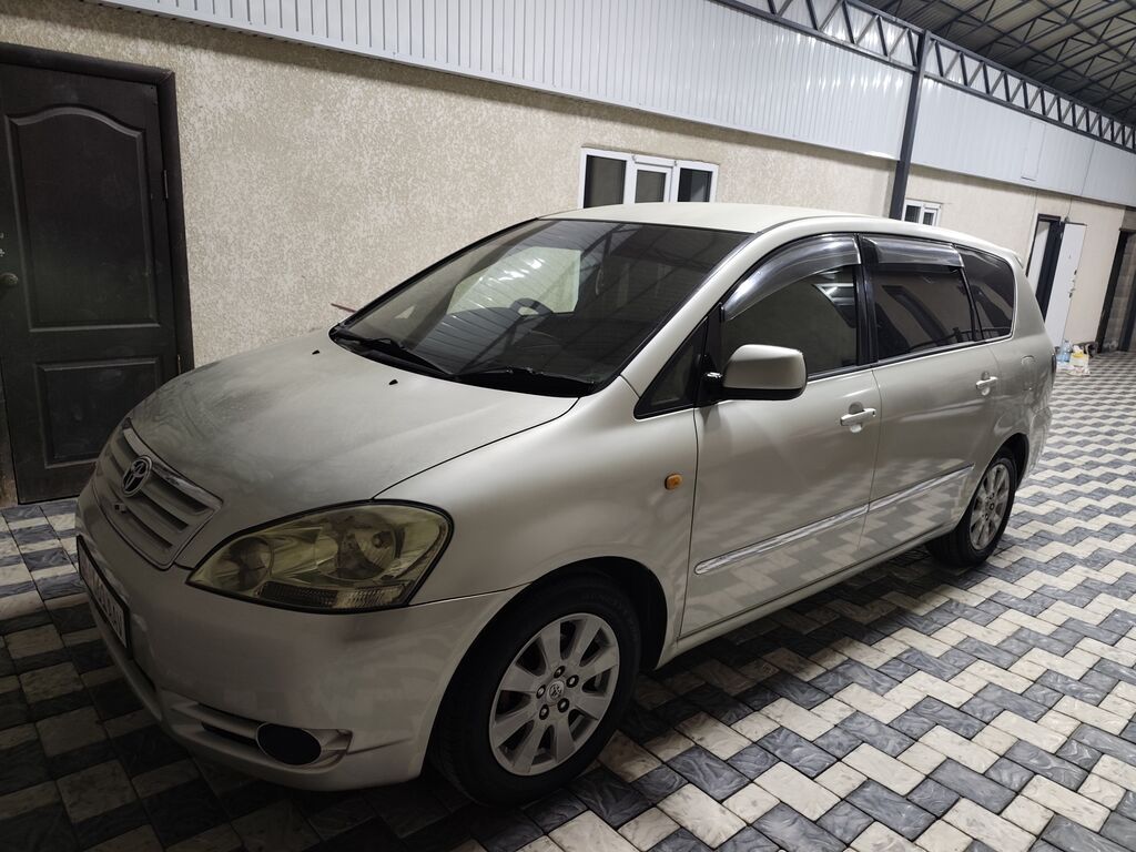 Toyota Avensis Verso: 2003 г., 2.4 л, Автомат, Бензин, Минивэн: фото 8