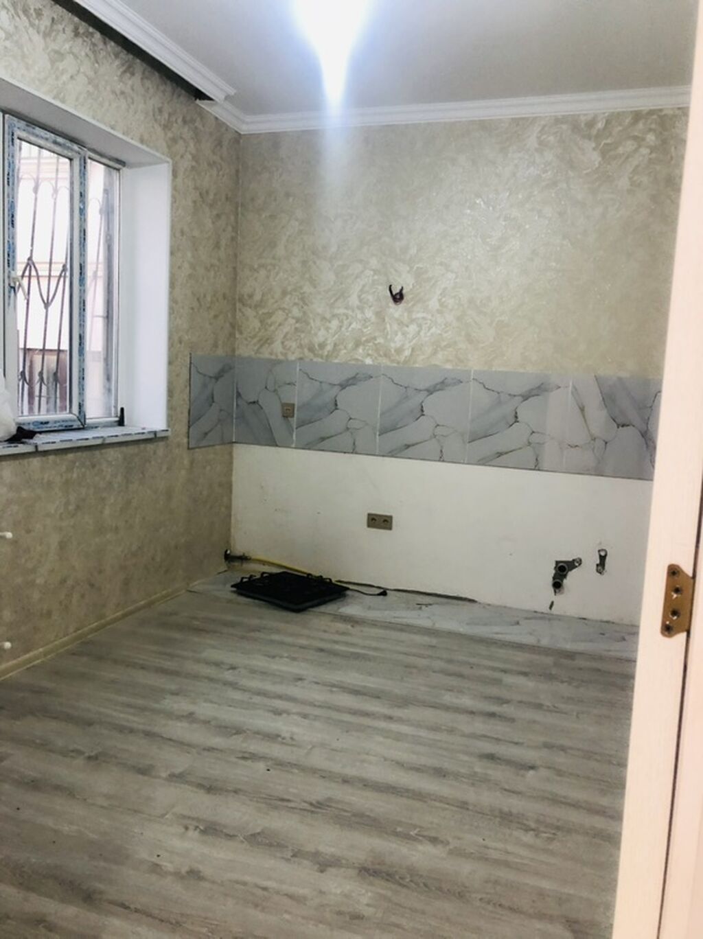 3 otaqlı, 105 kv. m, Kredit var, Yeni təmirli