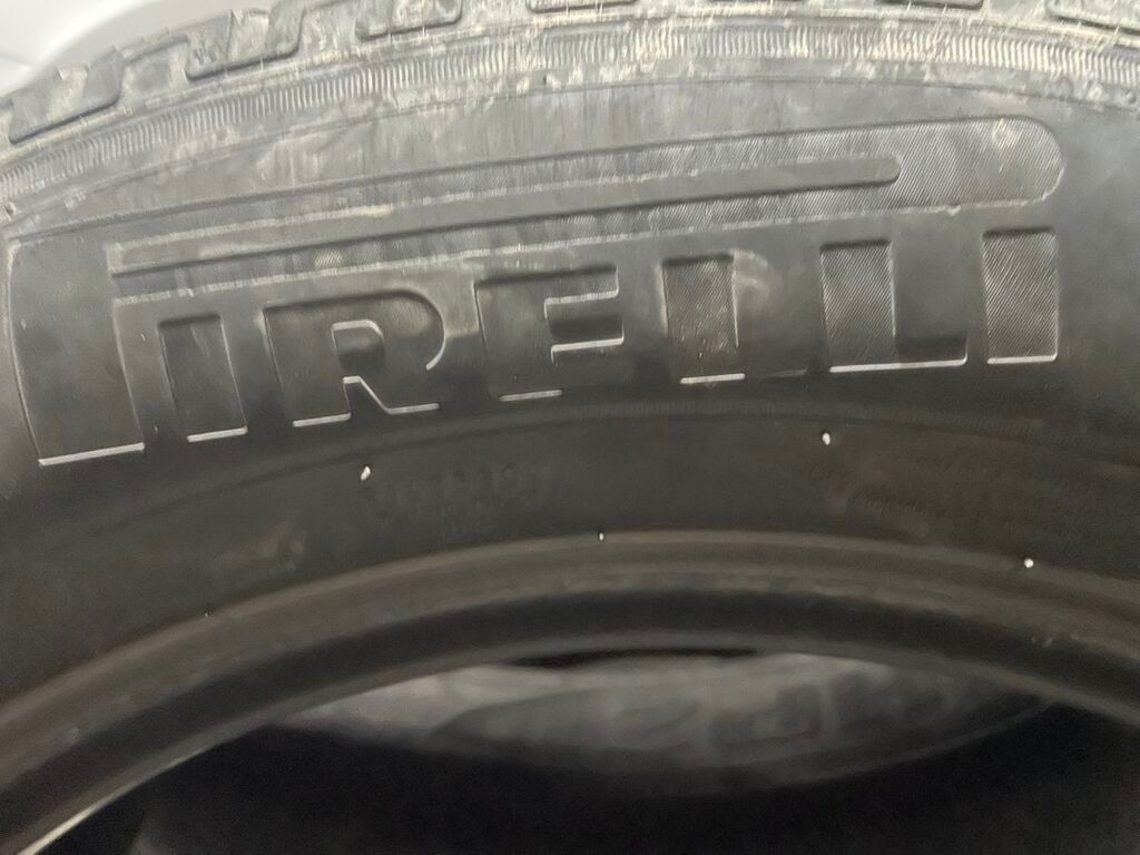 Шины 235 / 60 / R 18, Зима, Б/у, Пара, Внедорожные (АТ/МТ), Pirelli: фото 3