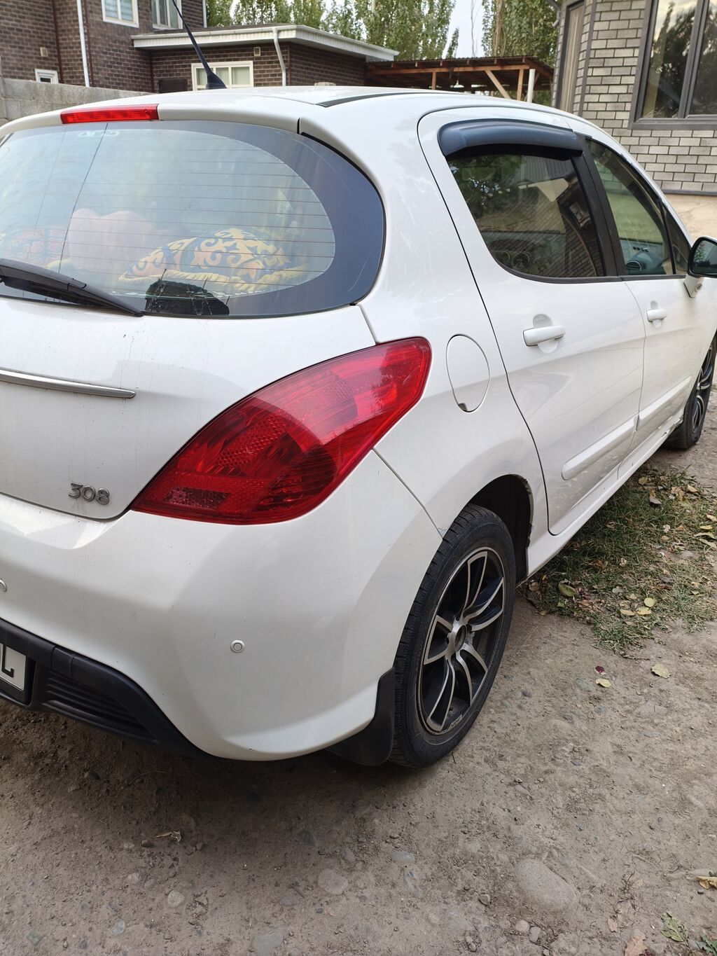 Peugeot 308: 2011 г., Хэтчбэк: фото 7