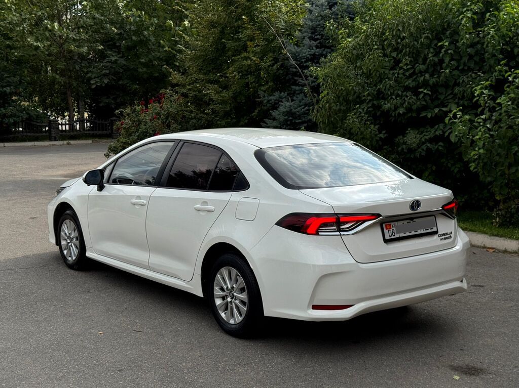 Toyota Corolla: 2019 г., 1.8 л, Вариатор, Гибрид, Седан: фото 5