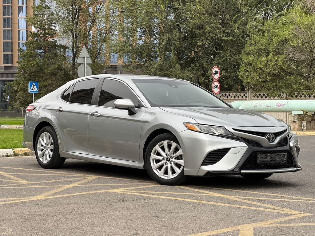 Toyota Camry: 2019 г., 2.5 л, Автомат, Бензин, Седан: фото 1