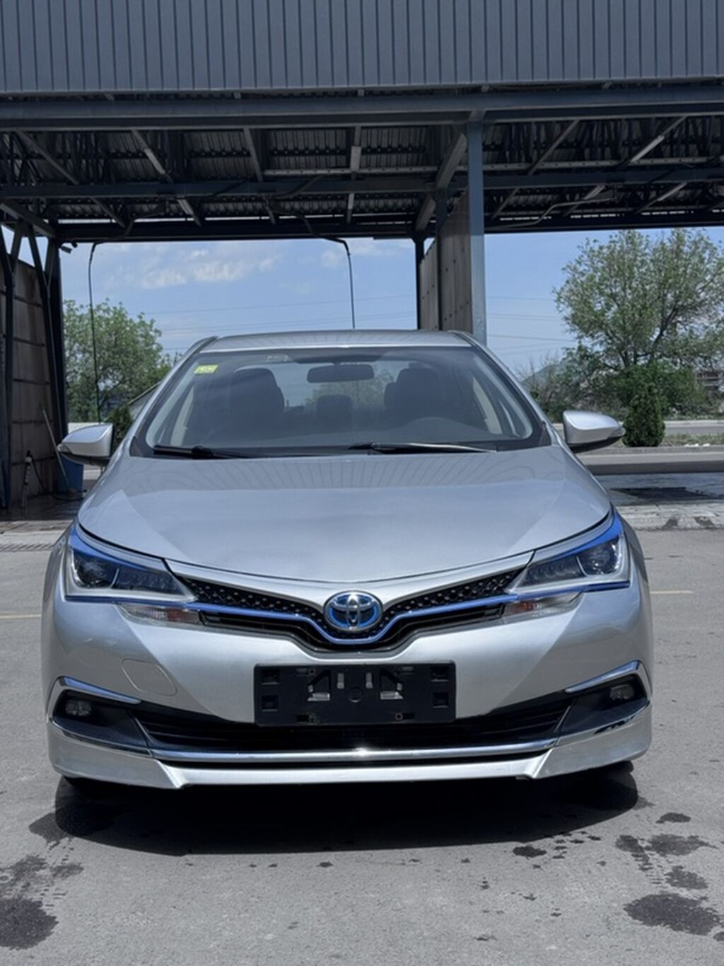 Toyota Corolla: 2019 г., 1.8 л, Робот, Гибрид, Седан: фото 2