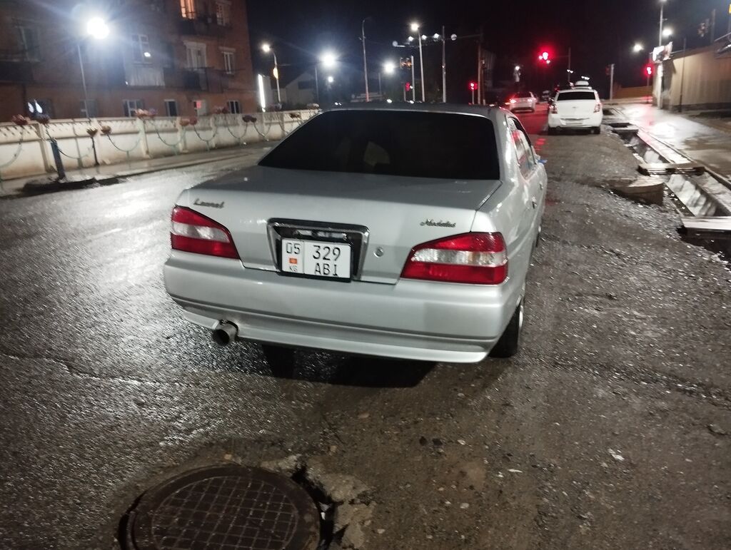 Nissan Laurel: 2001 г., 2 л, Автомат, Бензин, Седан: фото 4