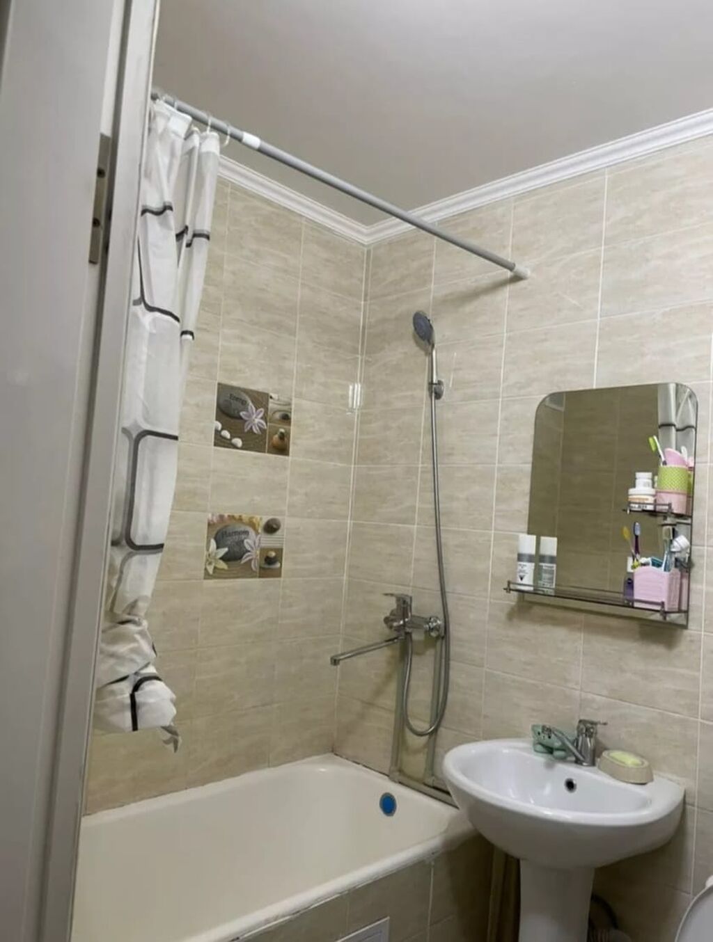 2 комнаты, 46 м², 7 мкр 104 серия, 1 этаж, Евроремонт: фото 2