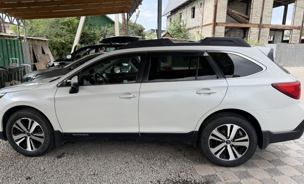 Subaru Outback: 2018 г., 2.5 л, Вариатор, Бензин, Универсал: фото 3