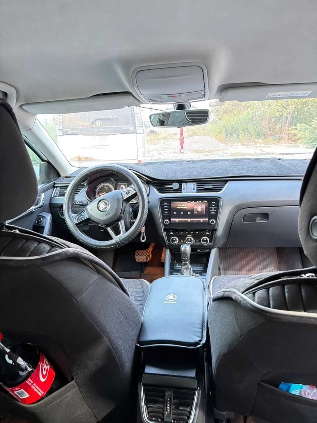Skoda Octavia: 2017 г., 1.6 л, Автомат, Бензин, Лифтбек: фото 7