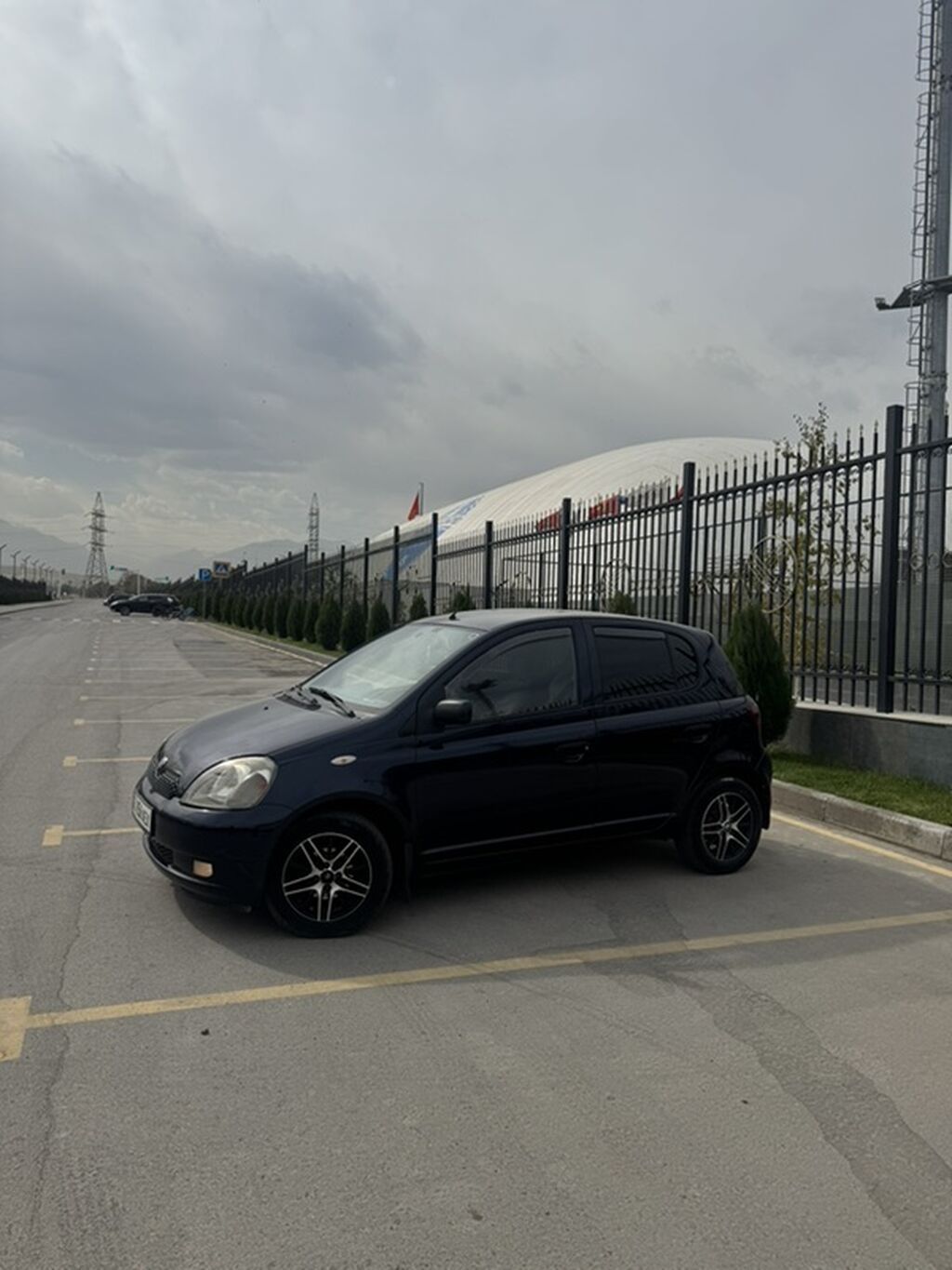 Toyota Yaris: 2002 г., 1 л, Механика, Бензин, Хэтчбэк: фото 3