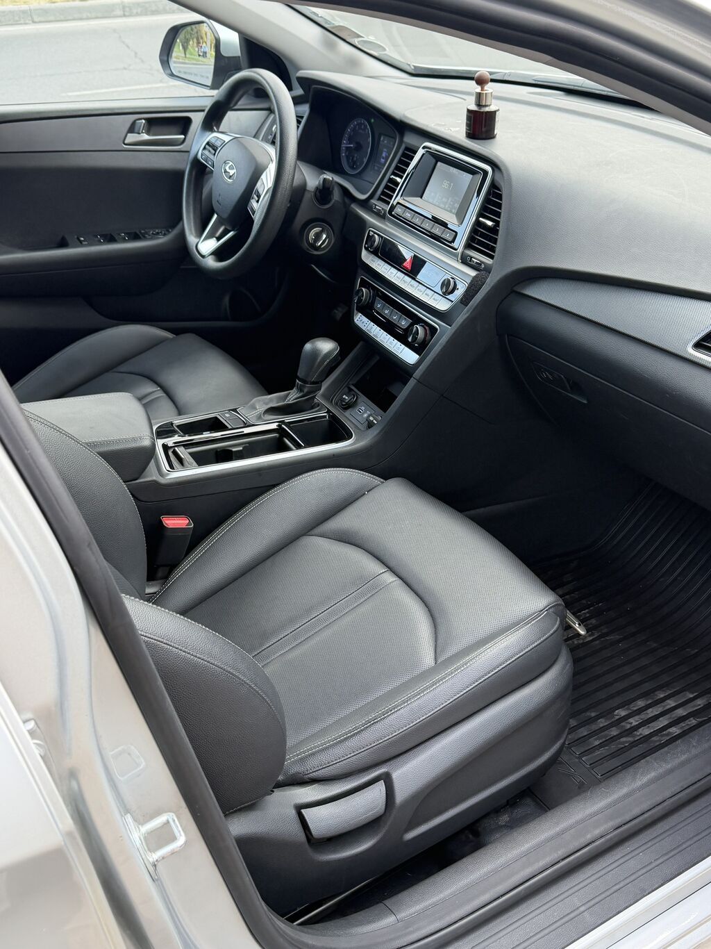 Hyundai Sonata: 2021 г., 2 л, Автомат, Газ, Седан: фото 8