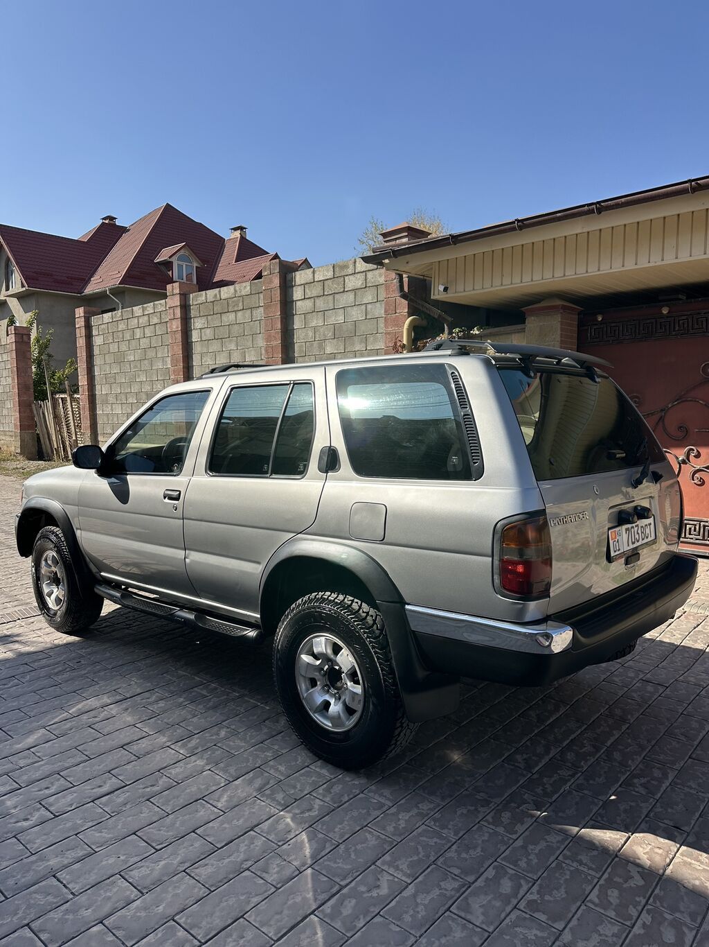 Nissan Pathfinder: 1998 г., 3.3 л, Механика, Бензин, Внедорожник: фото 6