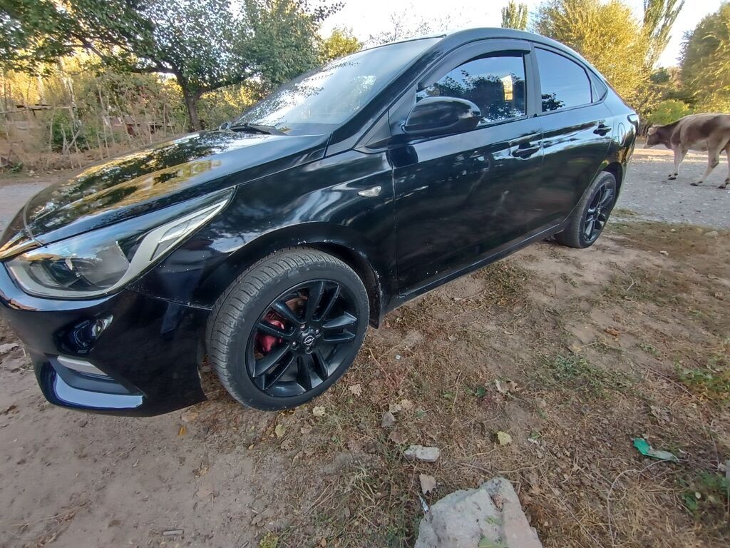 Hyundai Accent: 2017 г., 1.6 л, Механика, Бензин, Седан: фото 3