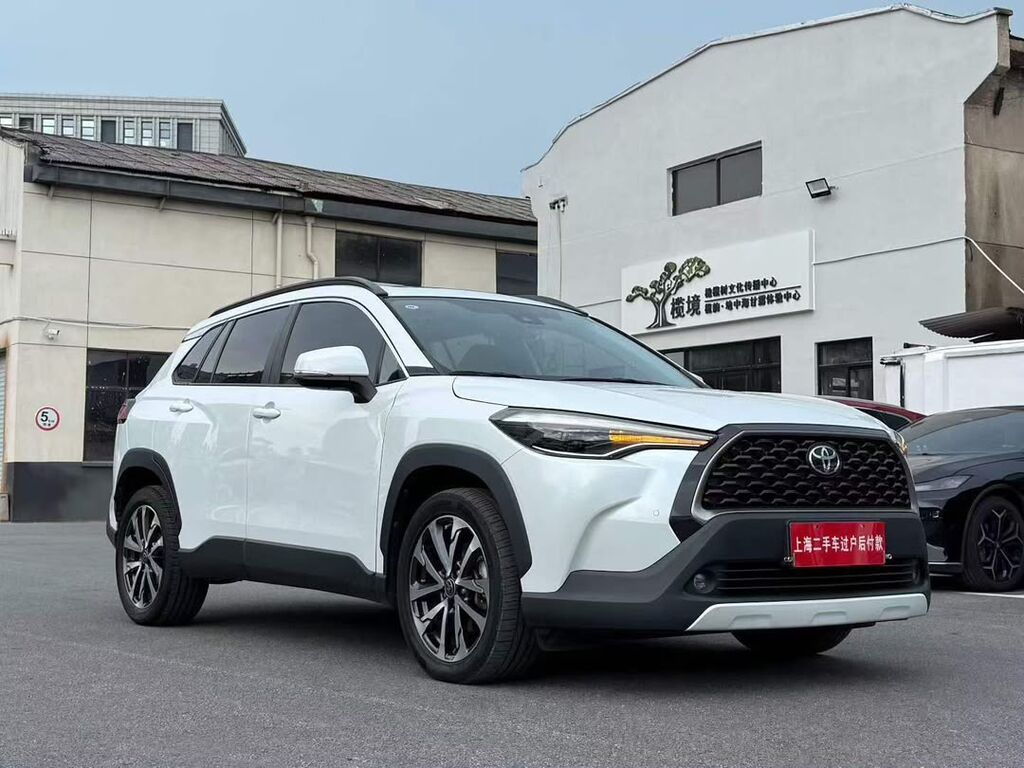 Toyota Corolla Cross: 2022 г., 2 л, Автомат, Бензин, Кроссовер: фото 7