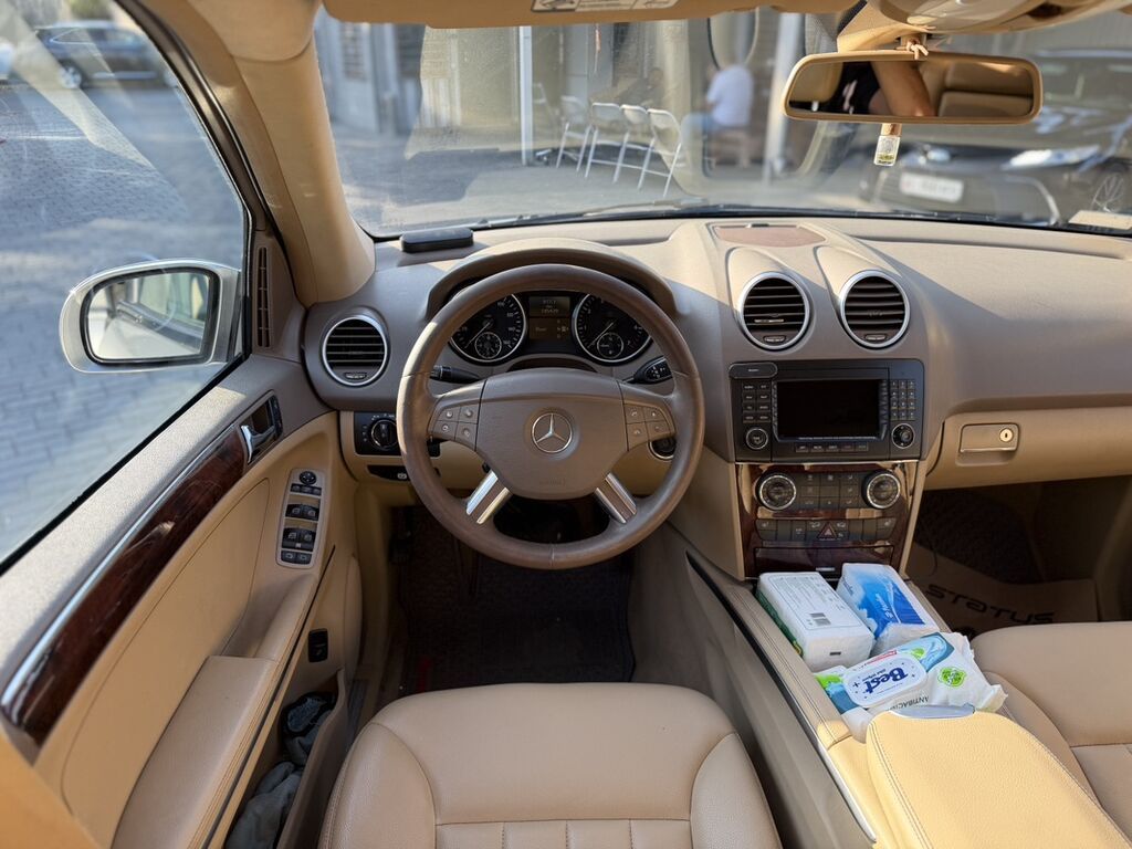 Mercedes-Benz ML-Class: 2008 г., 5.5 л, Автомат, Бензин, Кроссовер: фото 8