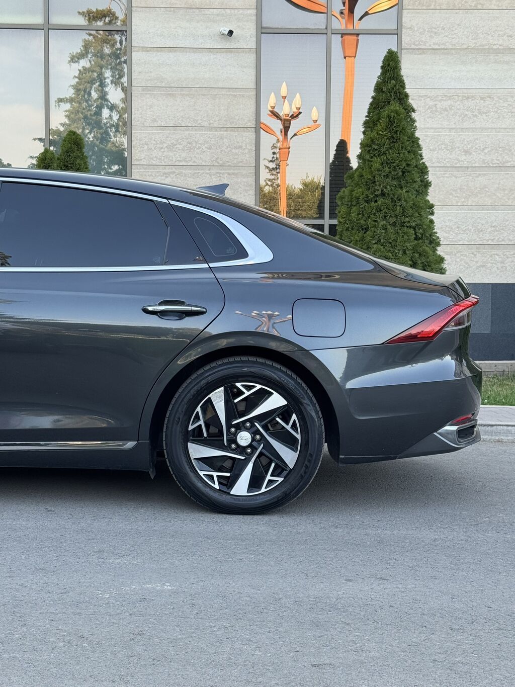 Hyundai Grandeur: 2021 г., 2.4 л, Автомат, Гибрид, Седан: фото 8