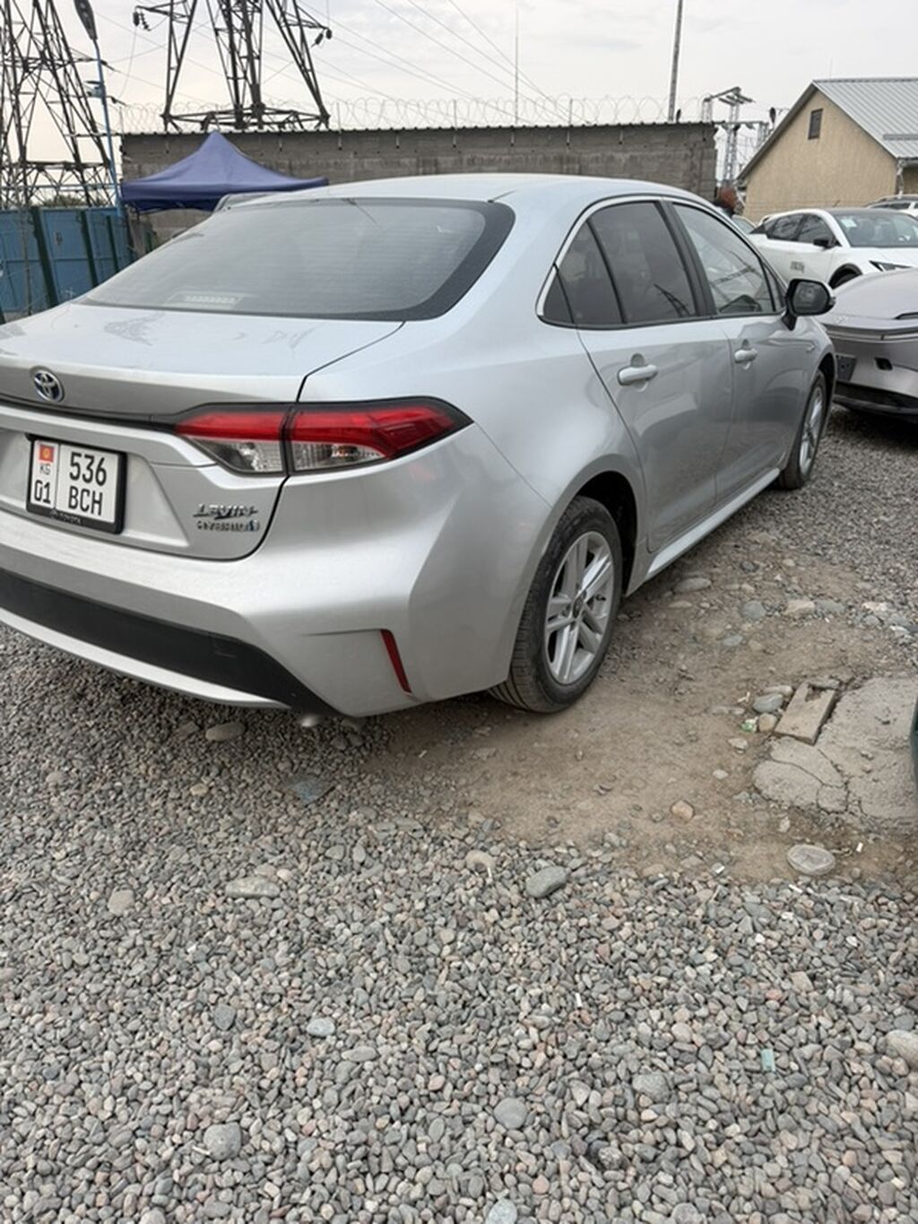 Toyota Corolla: 2020 г., 1.8 л, Вариатор, Гибрид, Седан: фото 4