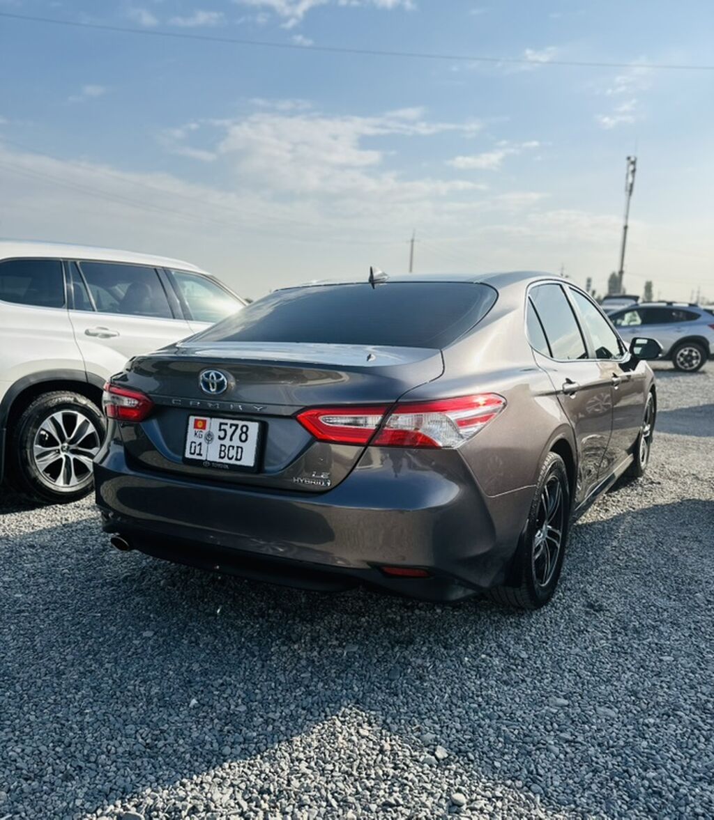 Toyota Camry: 2020 г., 2.5 л, Вариатор, Гибрид, Седан: фото 4