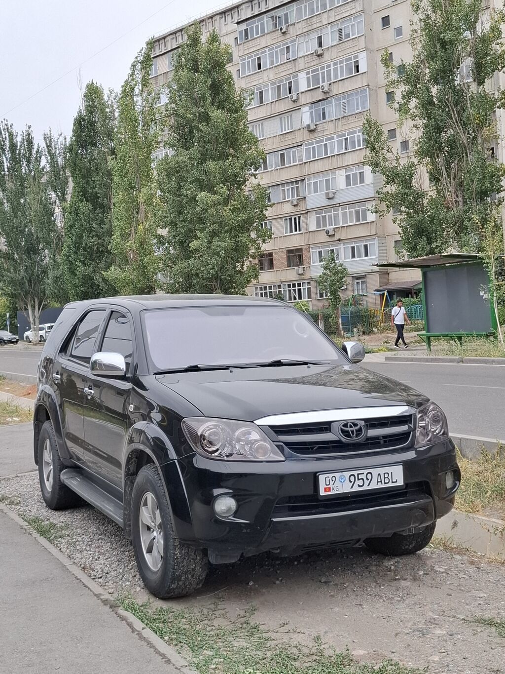 Toyota Fortuner: 2008 г., 2.7 л, Автомат, Бензин, Внедорожник: фото 3