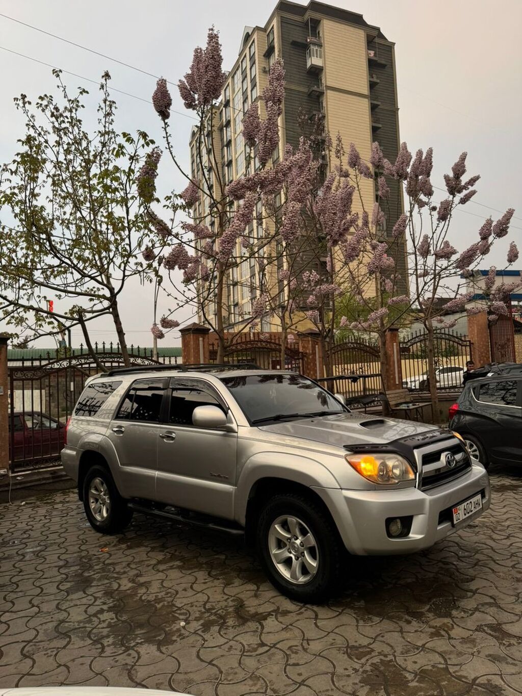 Toyota 4Runner: 2008 г., 4 л, Автомат, Бензин, Внедорожник: фото 2