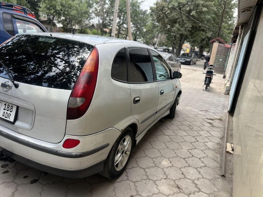 Nissan Almera Tino: 2000 г., 2.2 л, Механика, Дизель, Минивэн: фото 3