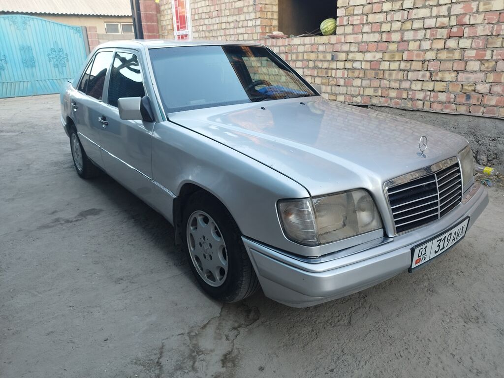 Mercedes-Benz W124: 1993 г., 2.2 л, Механика, Бензин, Седан: фото 1