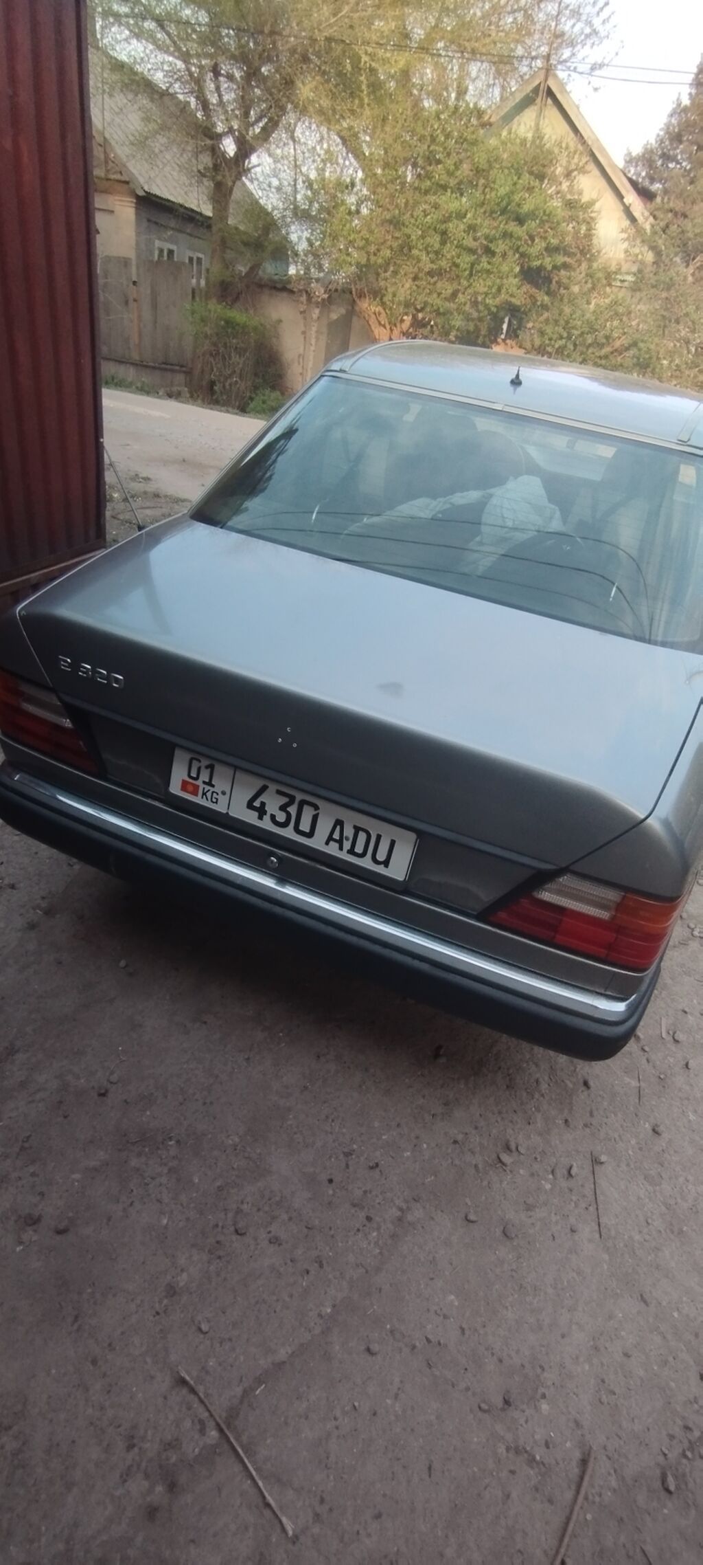 Mercedes-Benz W124: 1992 г., 2.3 л, Механика, Бензин, Седан: фото 4