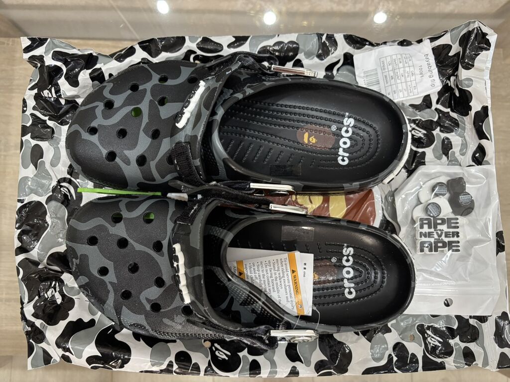 Crocs x BAPE сабо камуфляж, чёрно-серый: фото 2