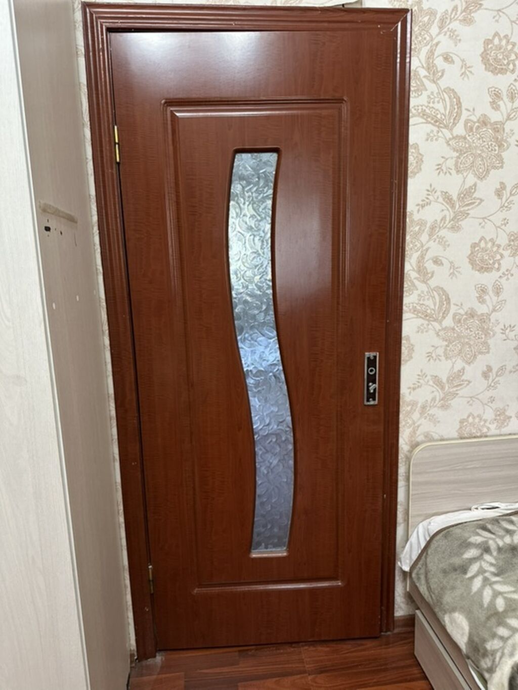 Межкомнатная дверь, Б/у, Со стеклом, Одностворчатая, Распашная, цвет - Коричневый: фото 3