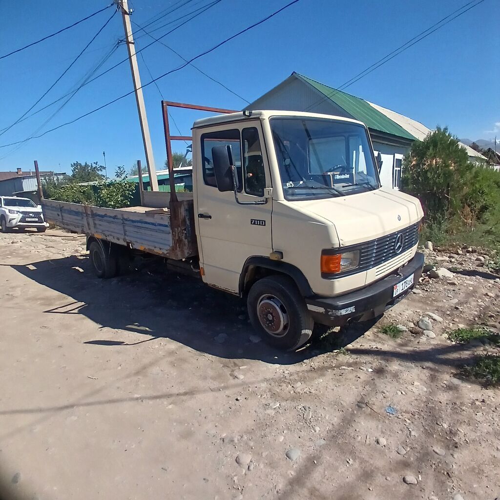 Mercedes-Benz T2