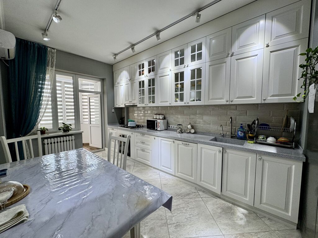 3 комнаты, 110 м², Элитка, 3 этаж, Дизайнерский ремонт — фото 2