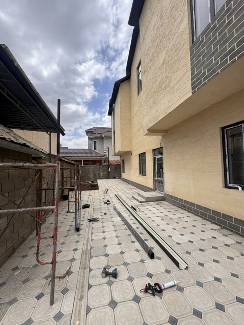 Продается дом — отличный вариант под гостевой дом, мини-отель или: фото 3